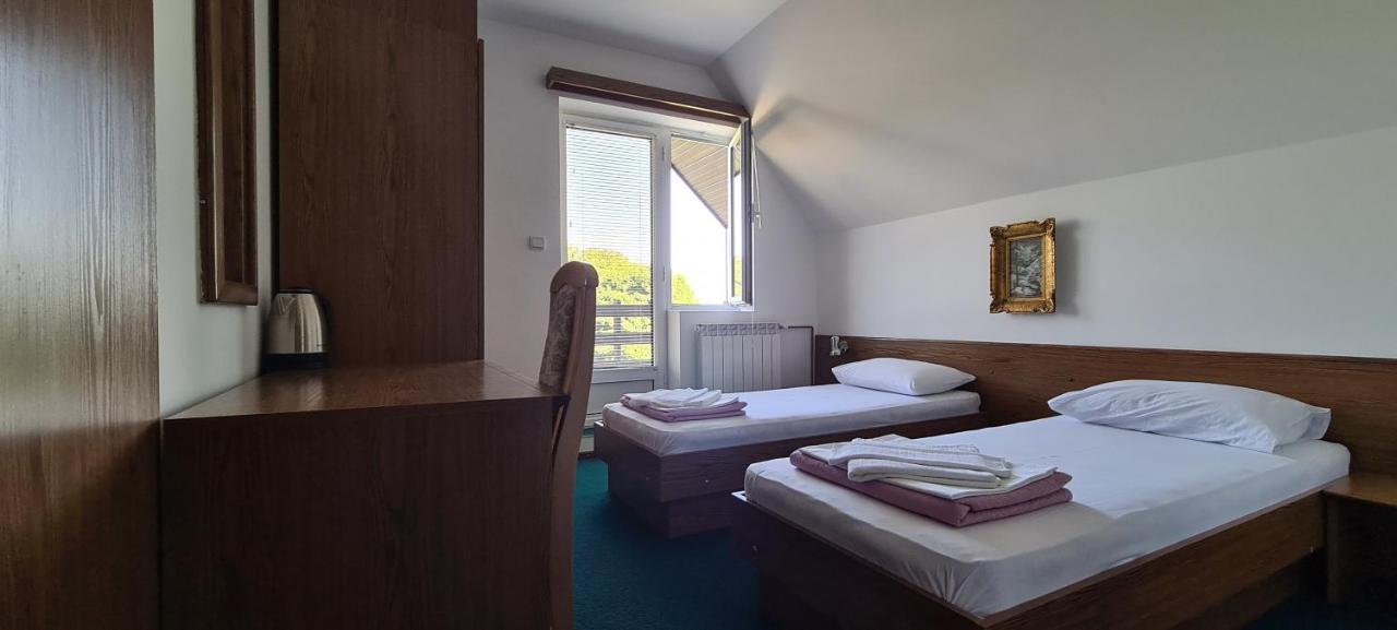 Guest House Tiha Noc 자블야크 외부 사진