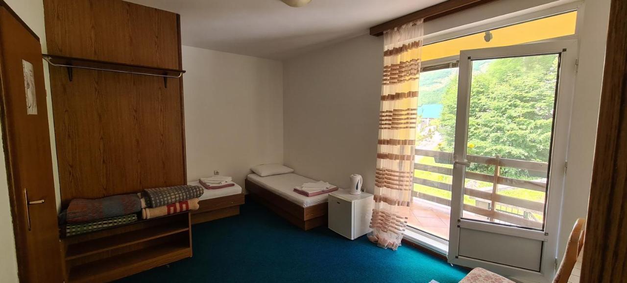 Guest House Tiha Noc 자블야크 외부 사진