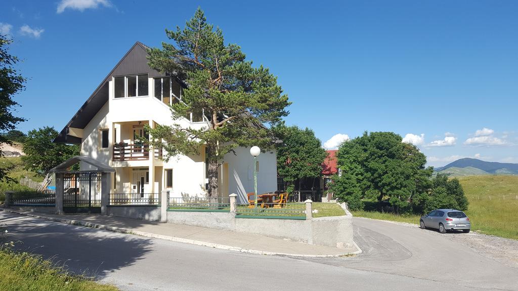 Guest House Tiha Noc 자블야크 외부 사진