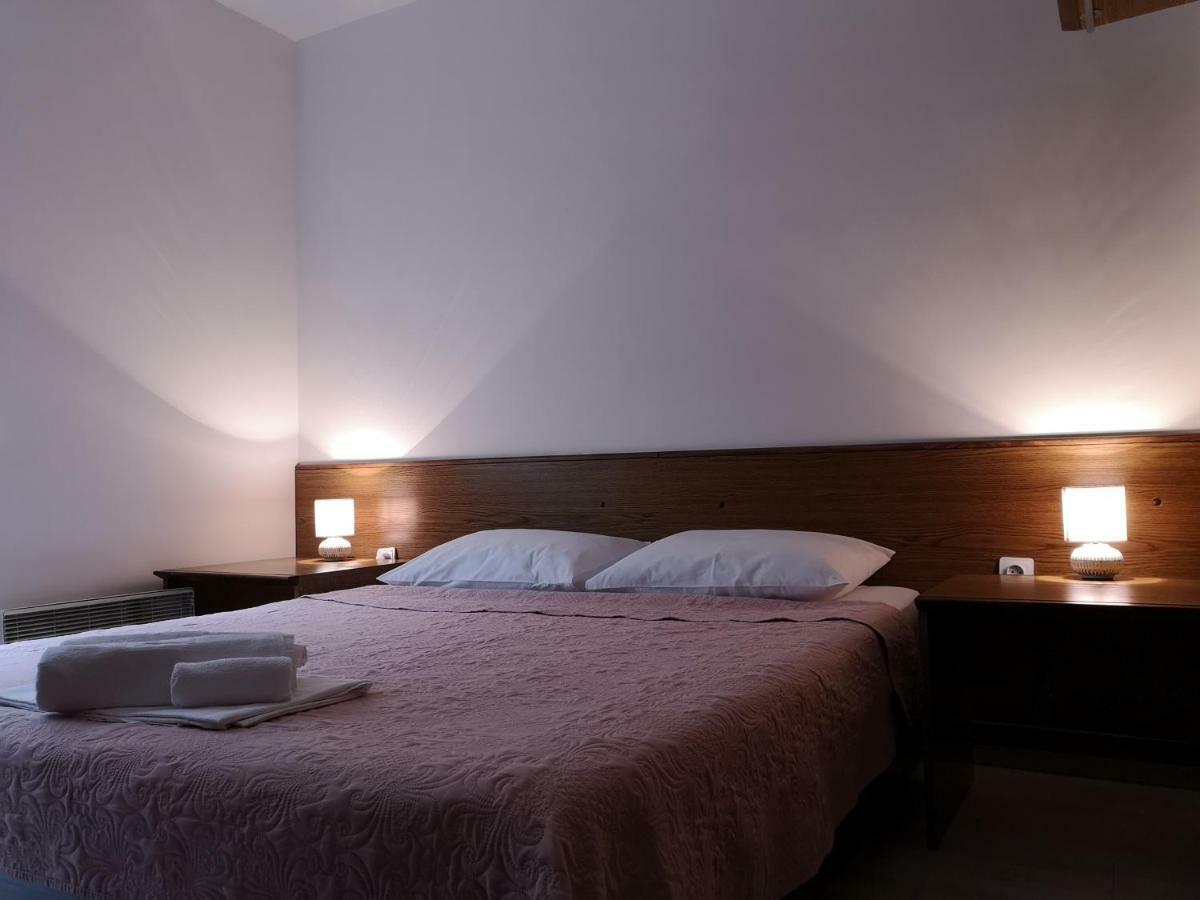 Guest House Tiha Noc 자블야크 외부 사진